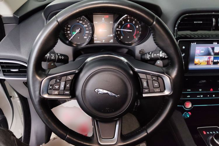 Used Jaguar F-PACE 2018 2.0T Four-Wheel Drive Urban Luxury Edition Steering Wheel