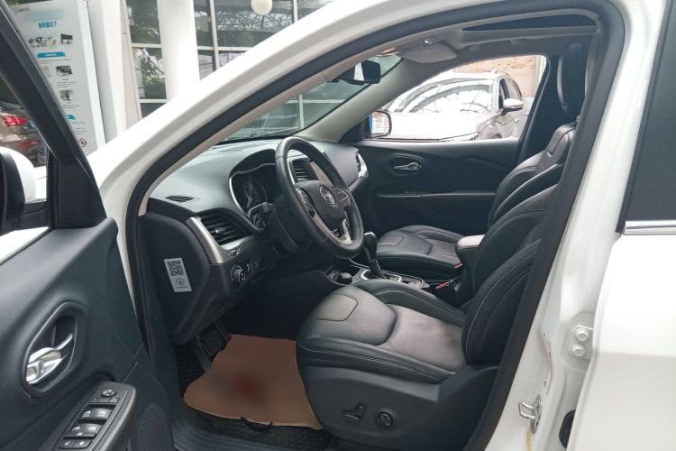 Used Jeep Cherokee 2015 2.4L Elite Edition
