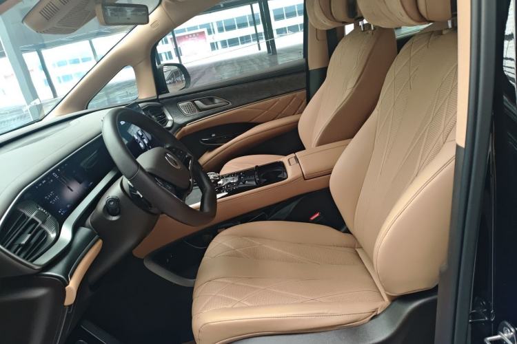 Used Denza D9 2025 DM-i Smart Drive 1020 Four-Wheel Drive Premium Model