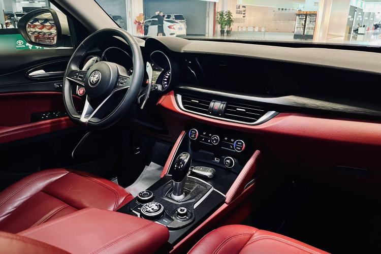 Used Alfa Romeo Stelvio 2017 2.0T 280HP Luxury Edition