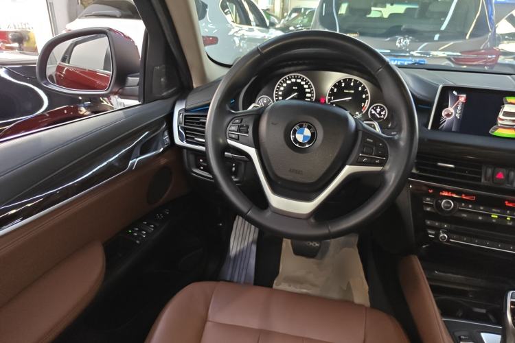 Used BMW X6 2015 xDrive35i Luxury Edition Steering Wheel