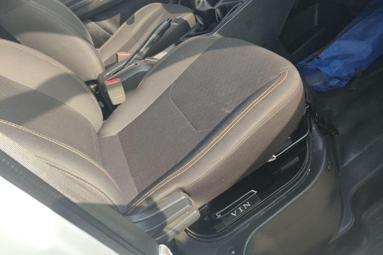 Used CHANGAN KAICHENG Ruixing M60 2023 1.5L GDI Basic Model Passenger Vehicle 6/7 Seats Right Front Seat