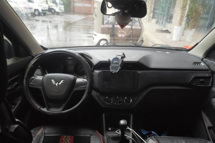 Used Wuling Hongguang 2019 1.5L S Basic Version China VI Standard LAR
