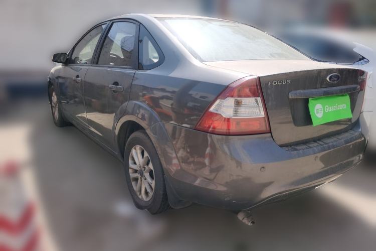 Used Ford Focus 2013 Sedan Classic 1.8L Manual Base Model