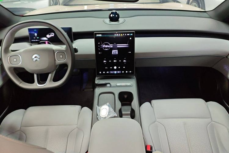 Used Nio ET5T 2024 75kWh Touring Center Console