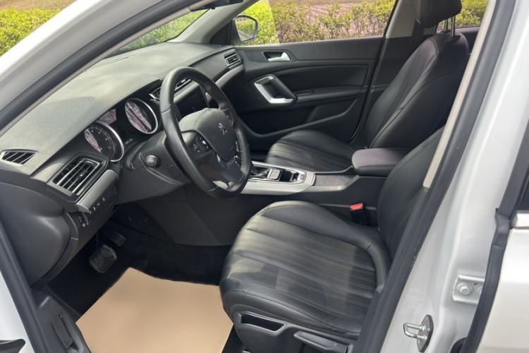 Used Peugeot 408 2020 360THP 10th Anniversary Premium Edition Interior 7