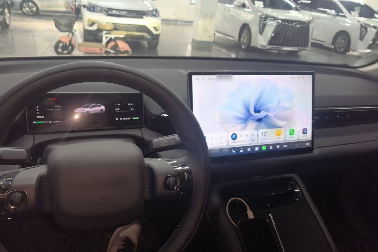 Used AION RT 2025 520 Smart Luxury Edition Center Console