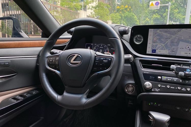 Used Lexus ES 2024 200 Premium Edition