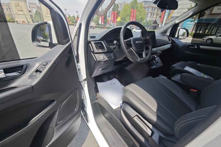 Used SAIC MAXUS G10 2023 Facelift 2.0L Manual Multi-Function Version Gasoline 7-Seater