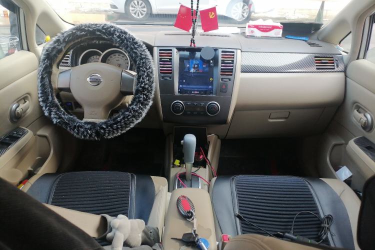 Used Nissan Tiida 2008 1.6L Automatic Smart Version Center Console