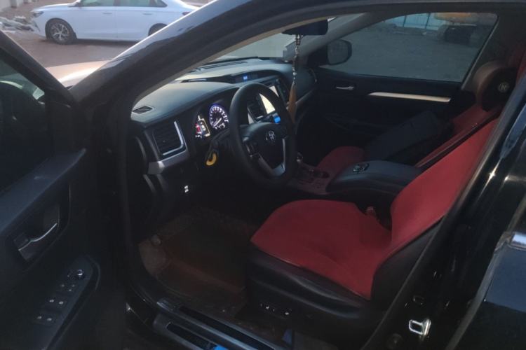 Used Toyota Highlander 2015 2.0T Four-Wheel Drive Luxury Navigation Version with 7 Seats
