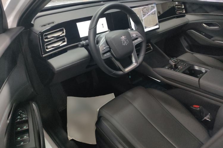 Used BYD Qin L 2025 DM-i Smart Drive 120KM Leading Model