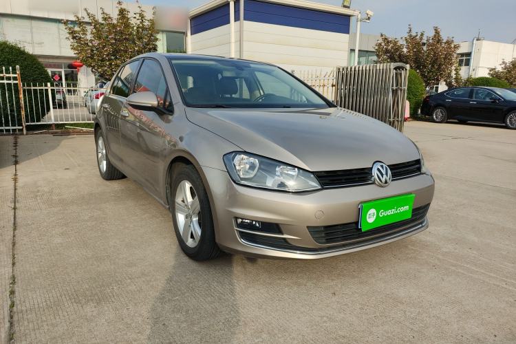 Used Volkswagen Golf 2015 1.4TSI Automatic Luxury Model Front Right 45 Deg
