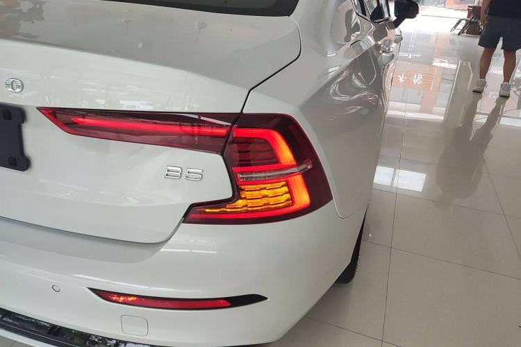 Used Volvo S60 2025 B5 Zhiya Sport Edition