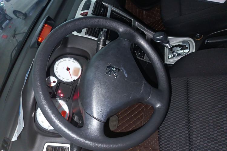 Used Peugeot 307 2013 Hatchback 1.6L Automatic Comfort Edition
