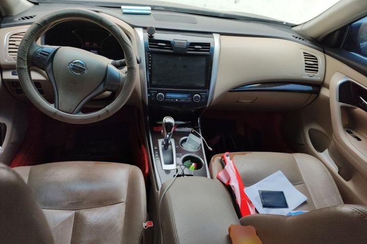 Used Nissan Teana 2013 2.0L XL Comfort Edition Center Console