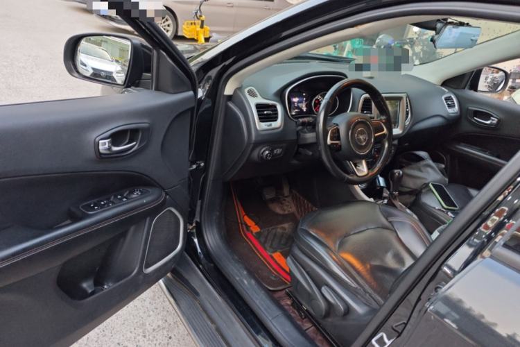 Used Jeep Compass 2017 200T Automatic Family Edition
