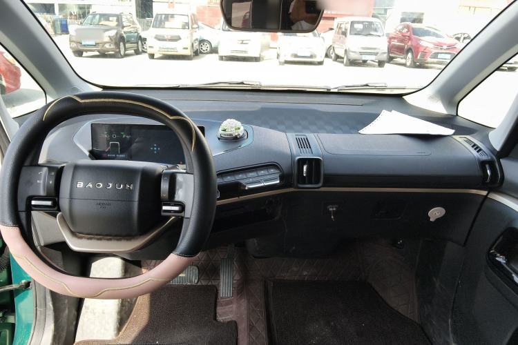 Used Baojun KiWi EV 2022 Artist Lite Edition Ternary Lithium Center Console