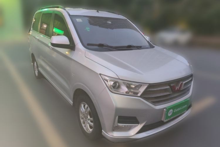 Used Wuling Hongguang 2019 1.5L S Comfort Edition China VI LAR Front Right 45 Deg