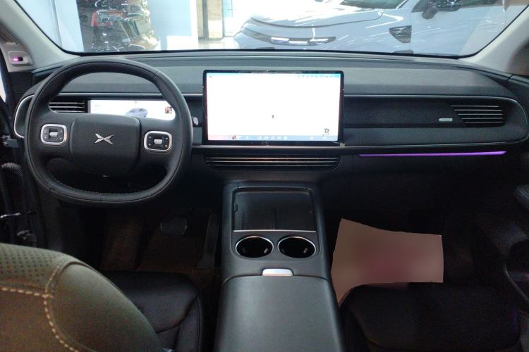 Used XPeng G6 2023 755 Ultra-Long Range Pro Center Console