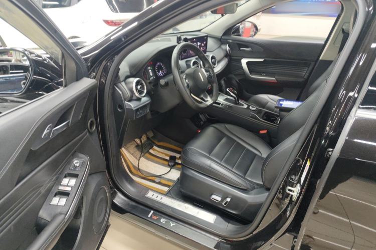 Used Wey VV5 2020 1.5T Two-Wheel Drive Color Pioneer Driver Seat