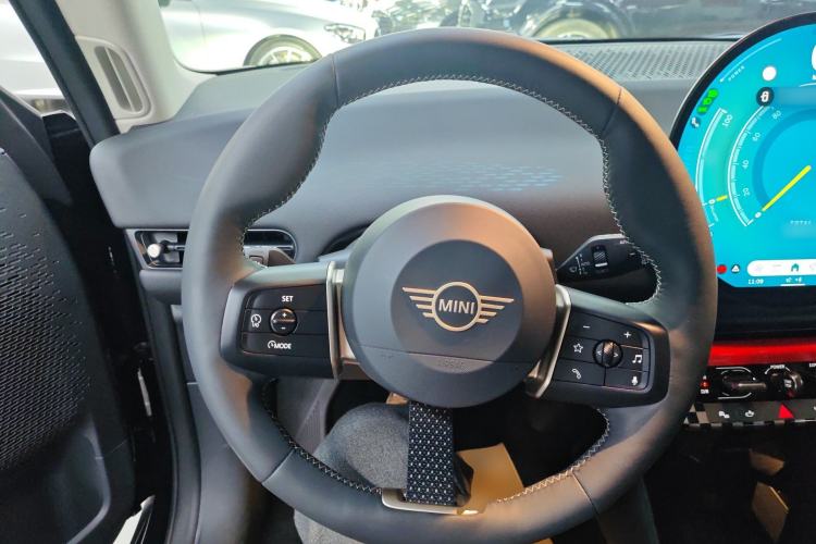 Used MINI Electric COOPER 2025 456km COOPER E Classic Style
