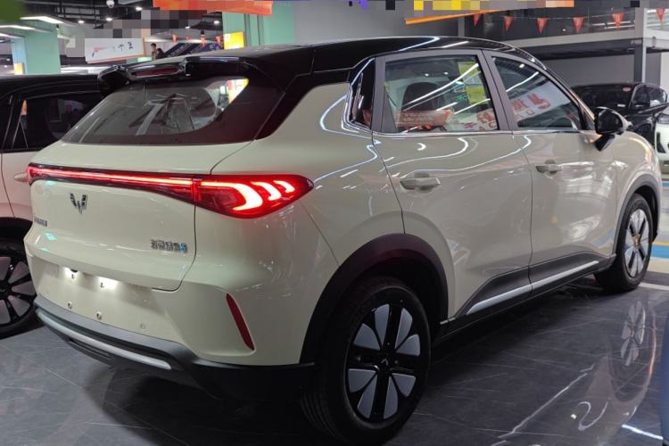 Used Wuling Bingo S 2025 Model 430km Deluxe Edition
