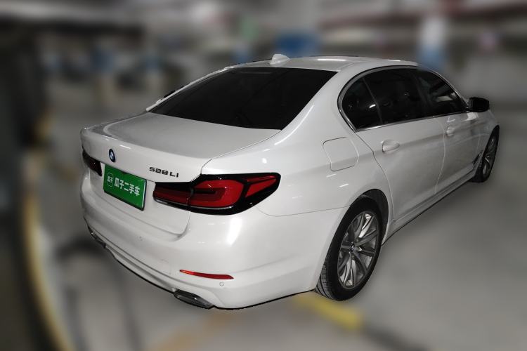 Used BMW 5 Series 2018 528Li Launch Special Edition Rear Right 45 Deg