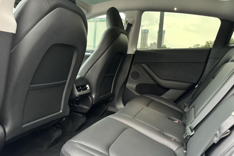 Used Tesla Model Y 2024 Rear-Wheel-Drive Version Interior 5