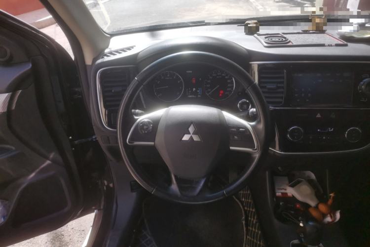 Used Mitsubishi Outlander 2013 2.4L 4x4 Luxury Navigation Edition 5 Seats