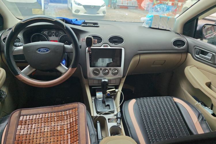 Used Ford Focus 2011 Sedan 1.8L Automatic Fashion Edition
