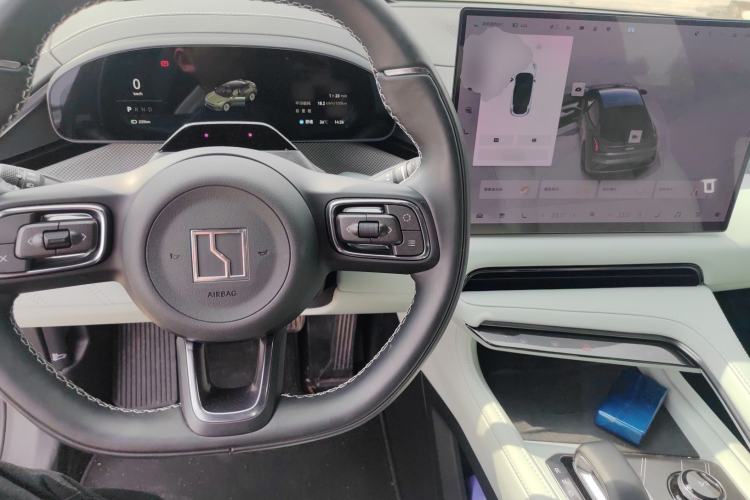 Used Zeekr 001 2024 WE Edition 95 kWh All-Wheel Drive Center Console