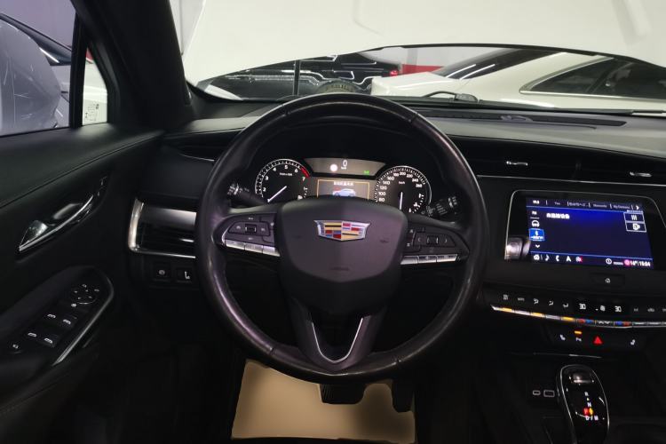 Used Cadillac XT4 2020 28T Two-Wheel-Drive Leading Version Steering Wheel
