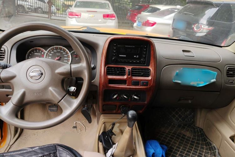 Used Nissan ZN Van 2013 2.4L Two-Wheel Drive Standard Model with 5 Seats
