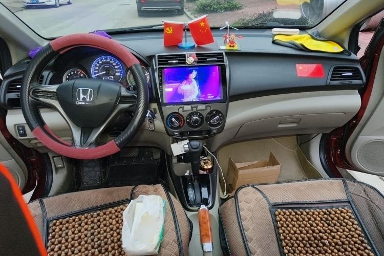 Used Honda City Classic 2012 1.5L Automatic Elite Edition Center Console