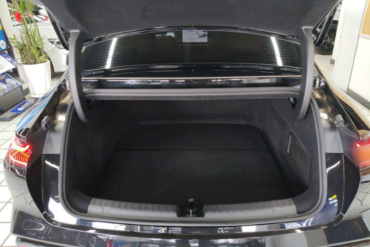 Used Geely Galaxy 8 2025 130km EM-i Prestige Edition
