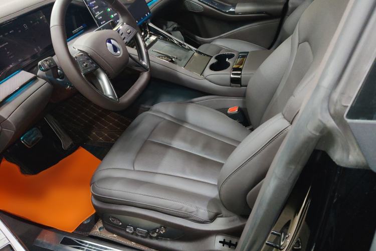 Used Denza Z9 2024 630 km All-Wheel Drive Max Version