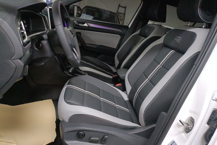 Used Volkswagen T-ROC 2025 Facelift Model 2 300TSI DSG Two-Wheel Drive Chenguang Edition Left Front Seat