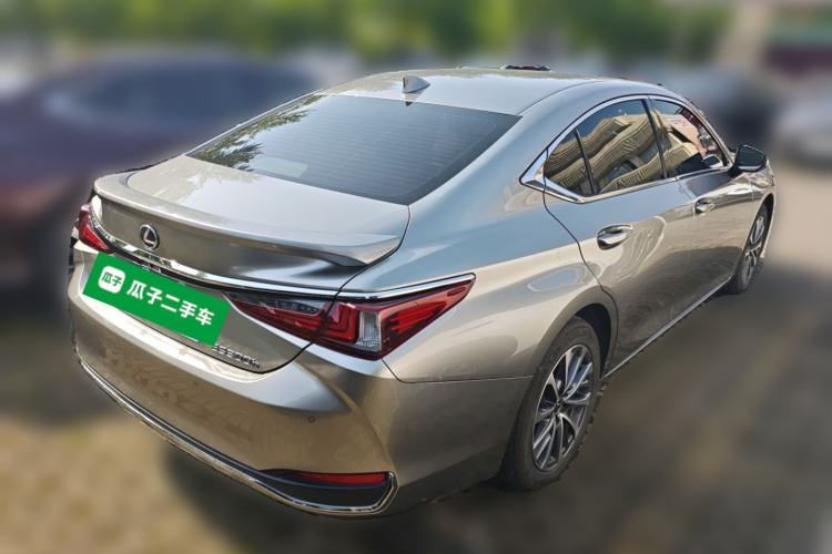 Used Lexus ES 2022 300h Excellence Edition