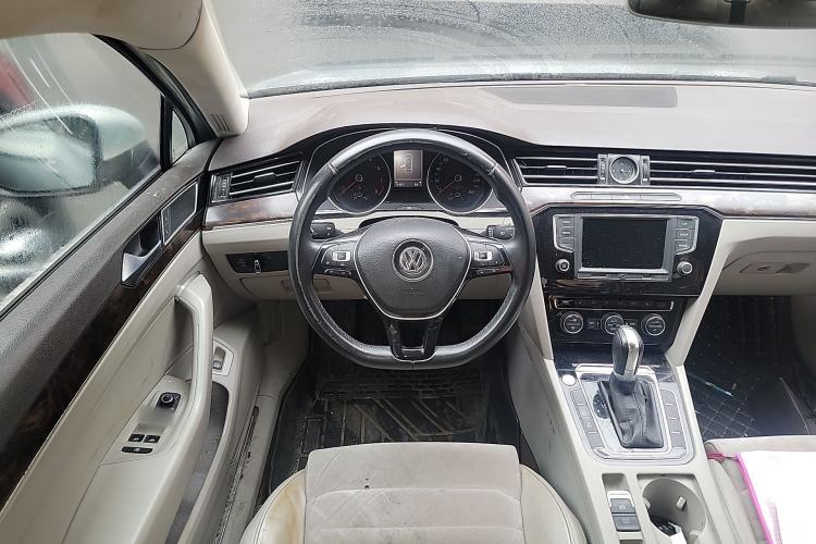 Used Volkswagen Magotan 2017 330TSI DSG Luxury Model Steering Wheel