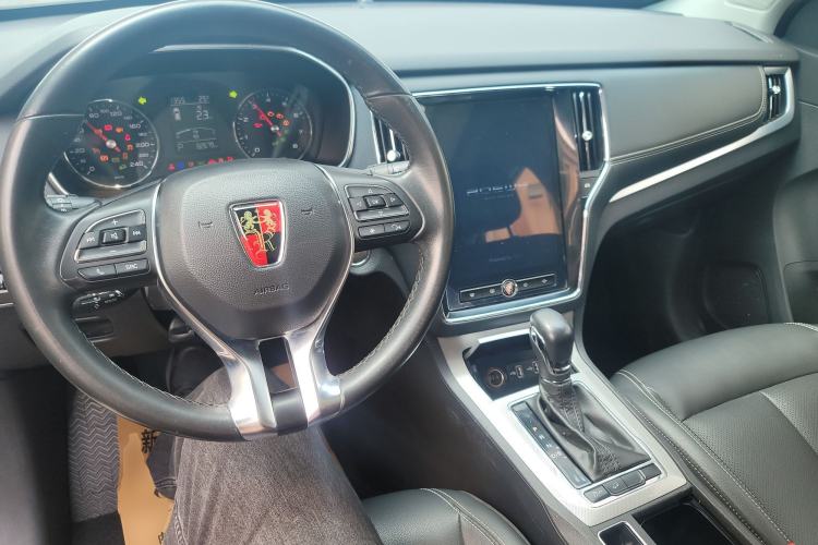 Used Roewe RX5 2019 20T Two-Wheel Drive Automatic Ali Smart Connectivity Platinum Edition Center Console