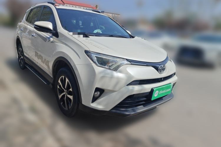 Used Toyota RAV4 2019 2.0L CVT Two-Wheel Drive Luxury Version China VI Standard