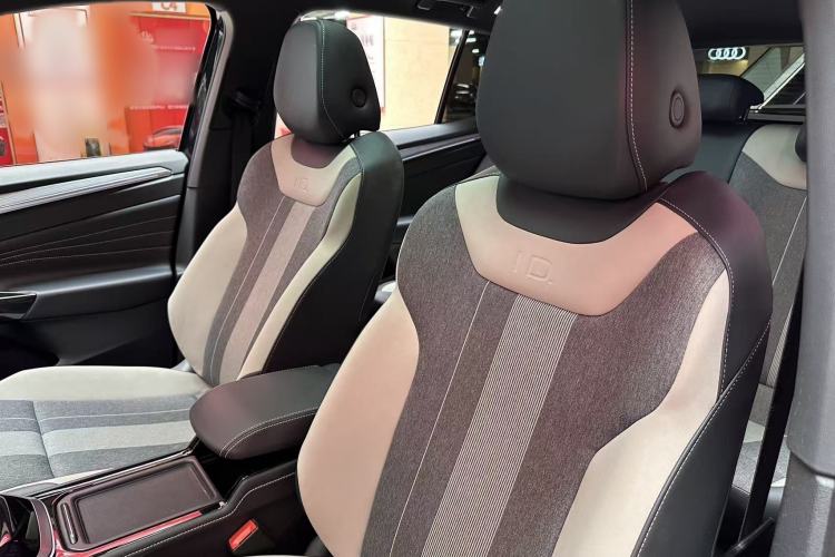 Used Volkswagen ID.4 CROZZ 2024 Pure Edition Limited Edition Interior 4