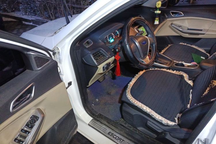 Used Ford Escort 2015 1.5L Automatic Comfort Edition
