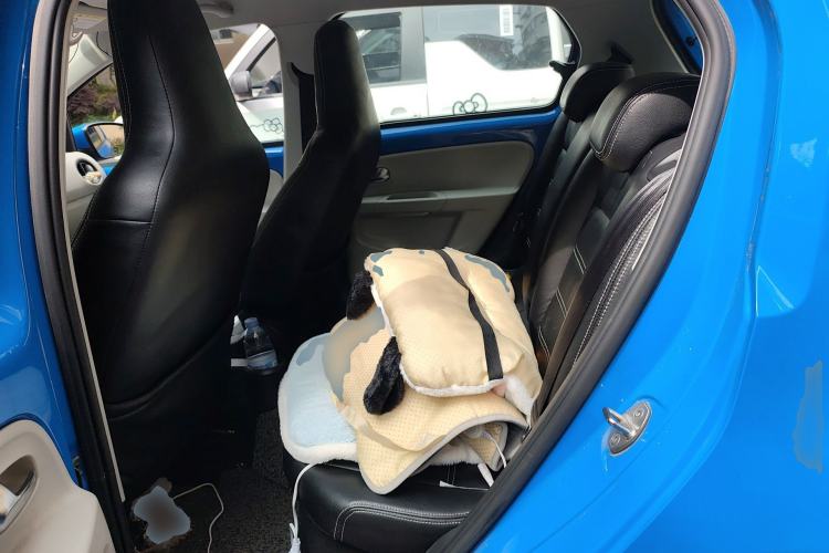 Used Volkswagen up! 2015 1.0L move up! Left Rear Seat