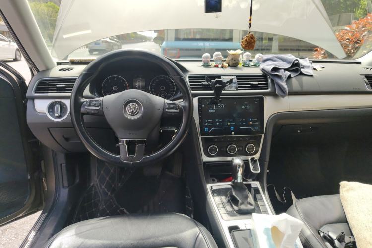 Used Volkswagen Passat 2014 1.8TSI DSG Prestige Edition Center Console