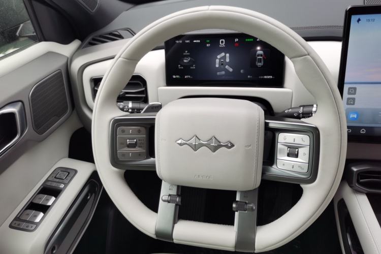 Used Formula Leopard Titanium 3 2025 501KM All-Wheel Drive Intelligent Driving Ultra Version
