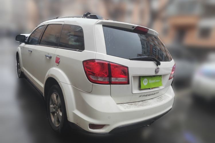 Used Fiat Freemont 2012 2.4L Luxury Edition Rear Left 45 Deg