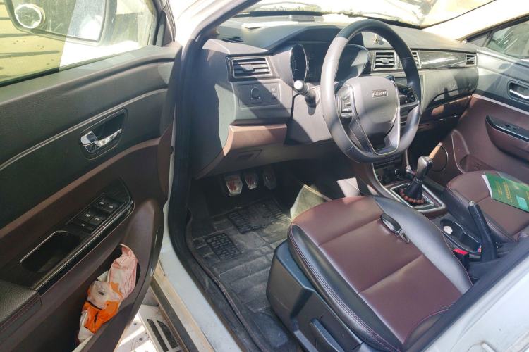 Used Lifan Auto Myway 2016 1.5L Manual Elite Version Driver Seat