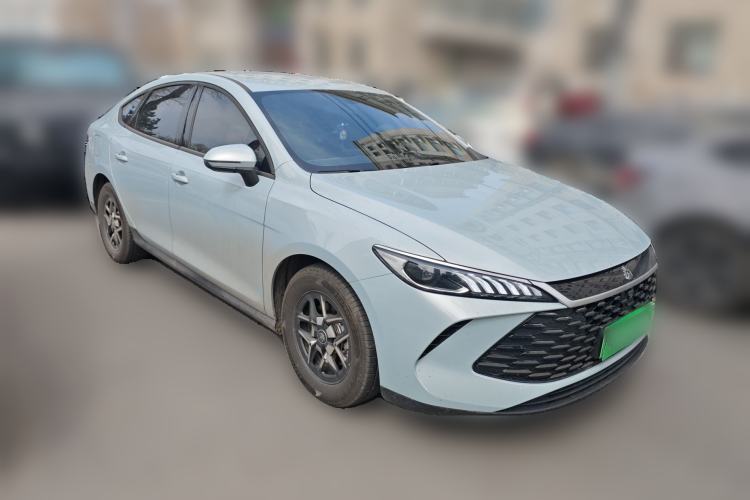 Used BYD Qin PLUS 2025 DM-i Smart Drive 55KM Leading Model Front Right 45 Deg